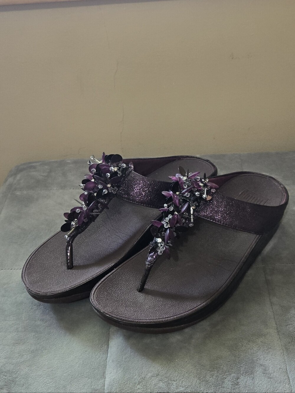 FitFlop Sparkly Beaded Thong Sandals